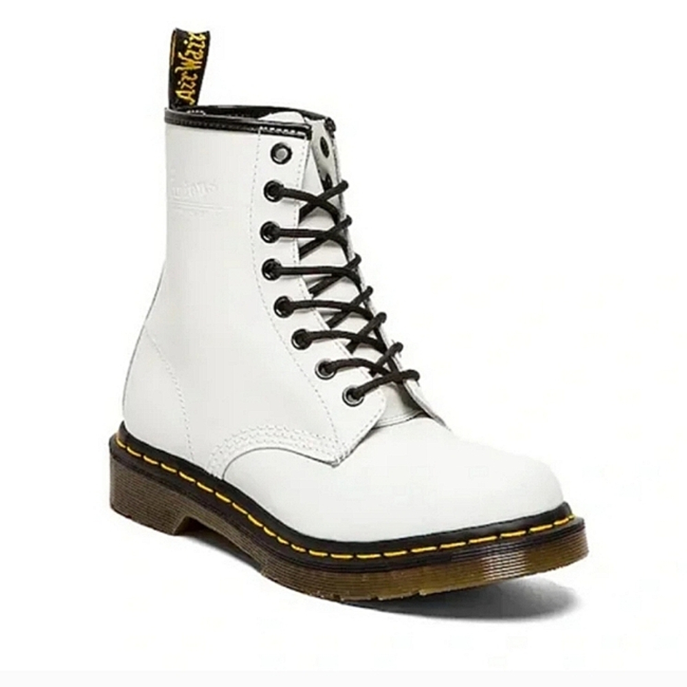 Dr Martens Boots 11821 White Classic Smooth Leather Lace Up Air Cushioned 10